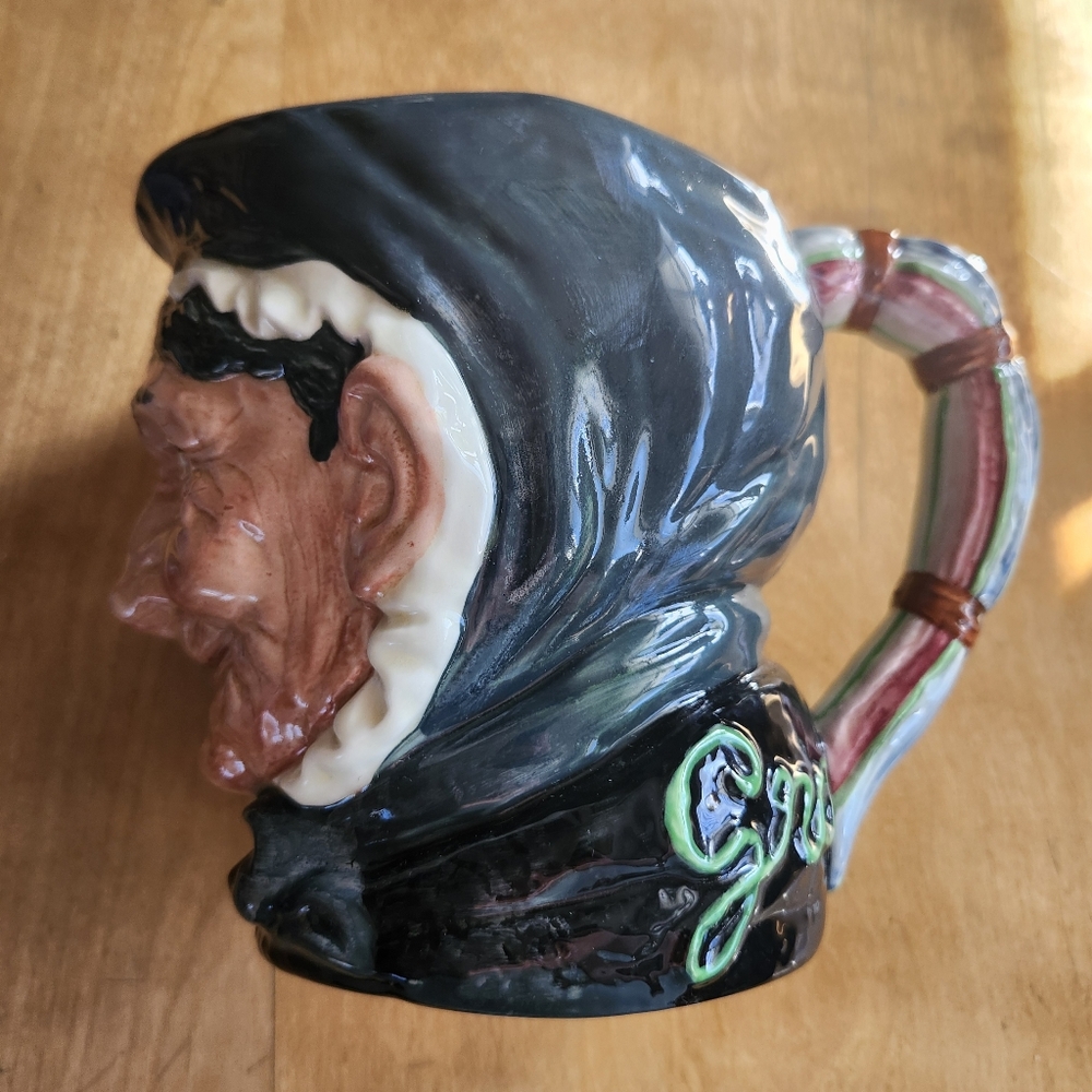 Royal Doulton "Granny" Toby Jug (Early Edition) - Picture 8 of 9